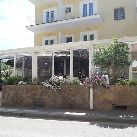 Гостьовий будинок Celo Garden Пегера