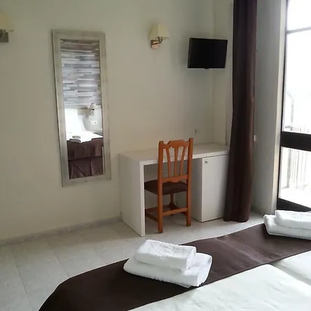 Celo Garden Pensionat 2*